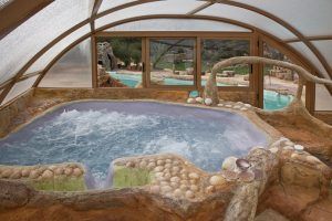 jacuzzi nudista