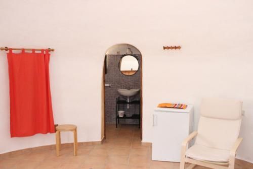Acceso al baño y nevera